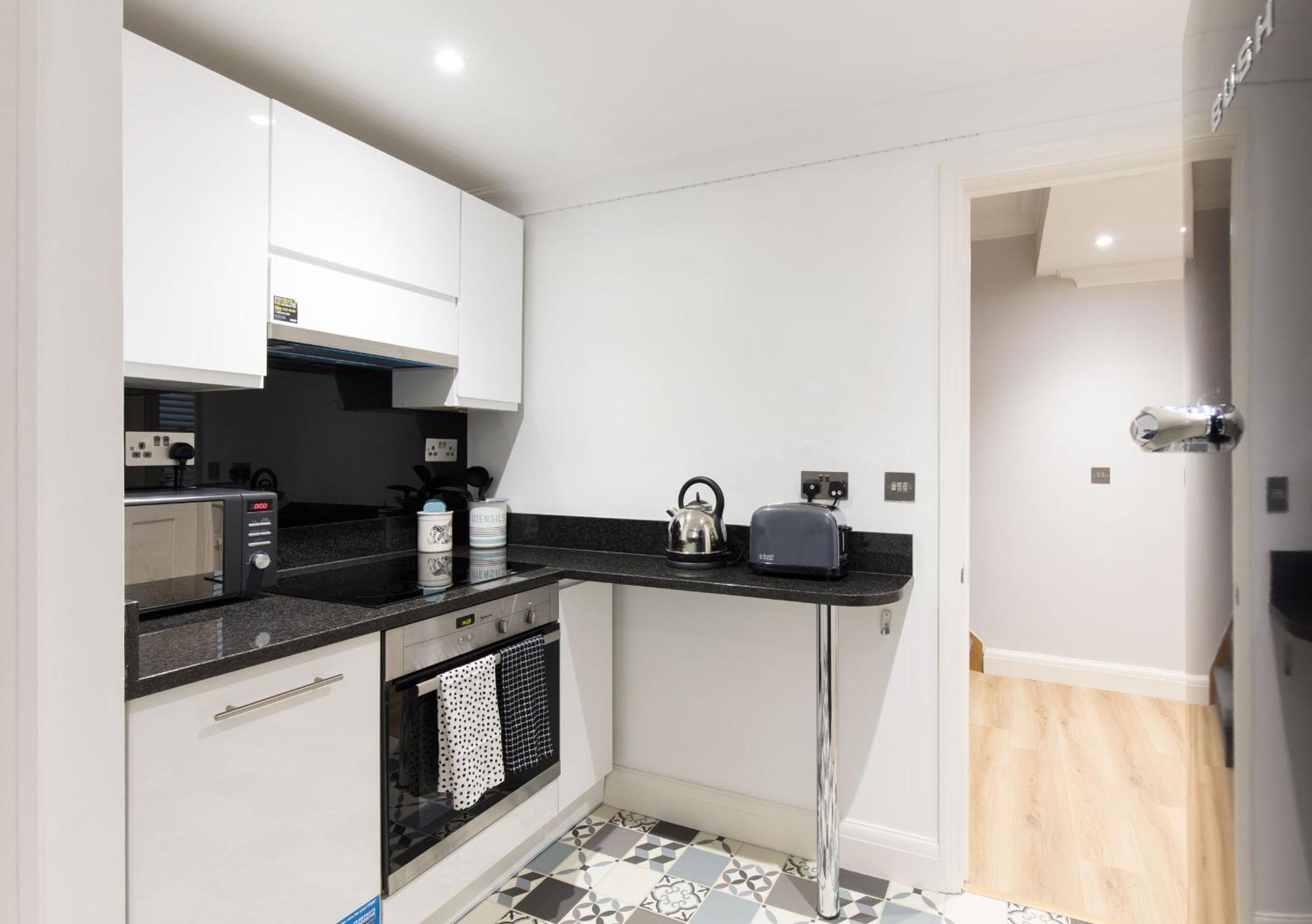 Spacious Quiet 4Bedrooms 6Beds House With Private Garage 5Min Walk To Paddington Station Londen Buitenkant foto